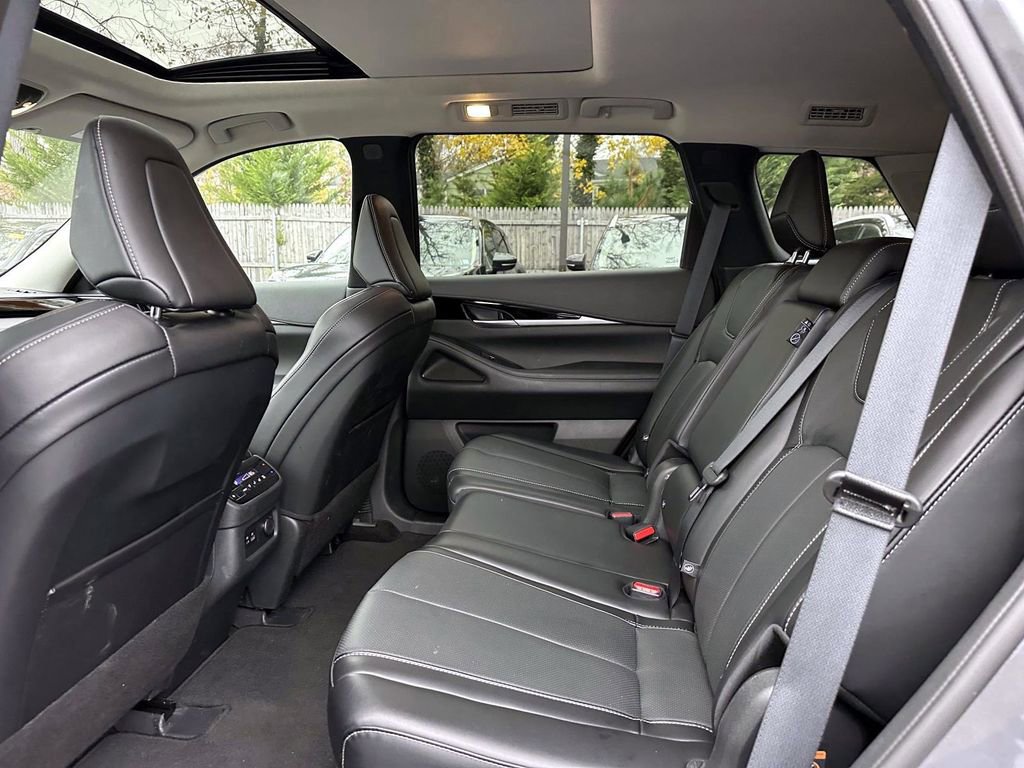 Used 2024 INFINITI QX60 Pure image 12