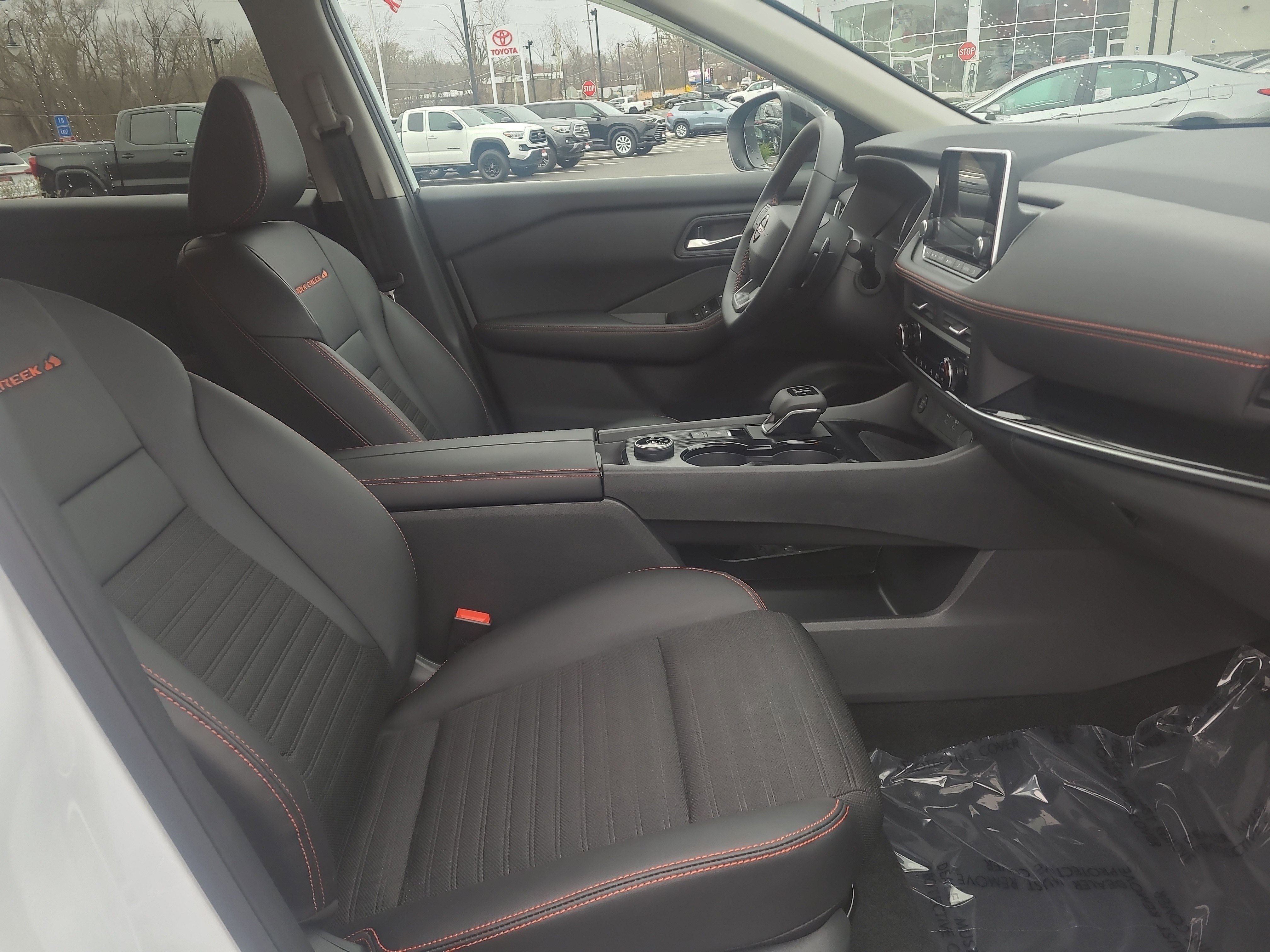 Used 2026 Nissan Rogue SV image 18