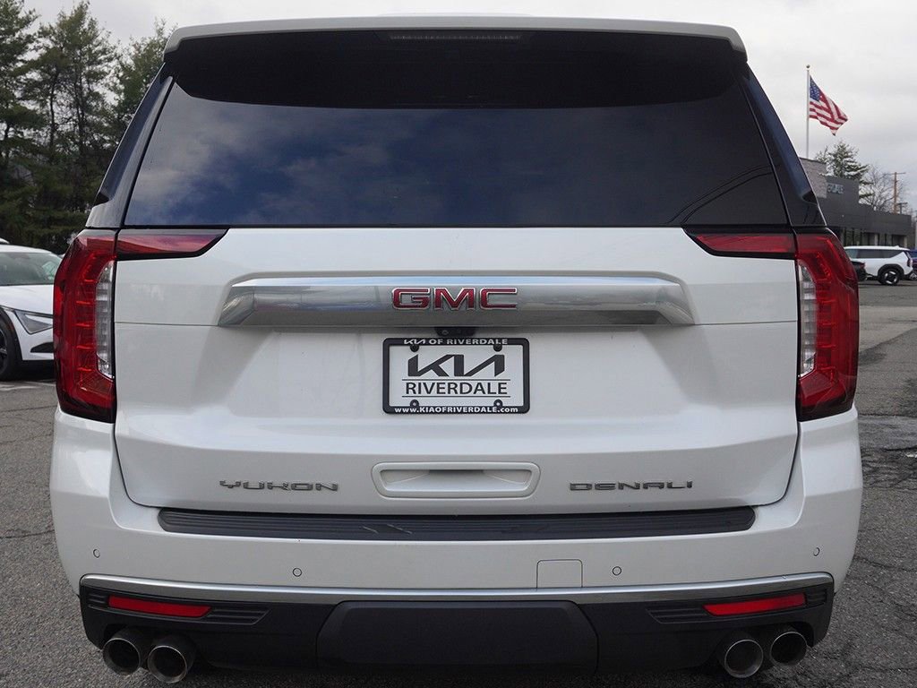 Used 2022 GMC Yukon XL Denali w/ Denali Premium Package image 17