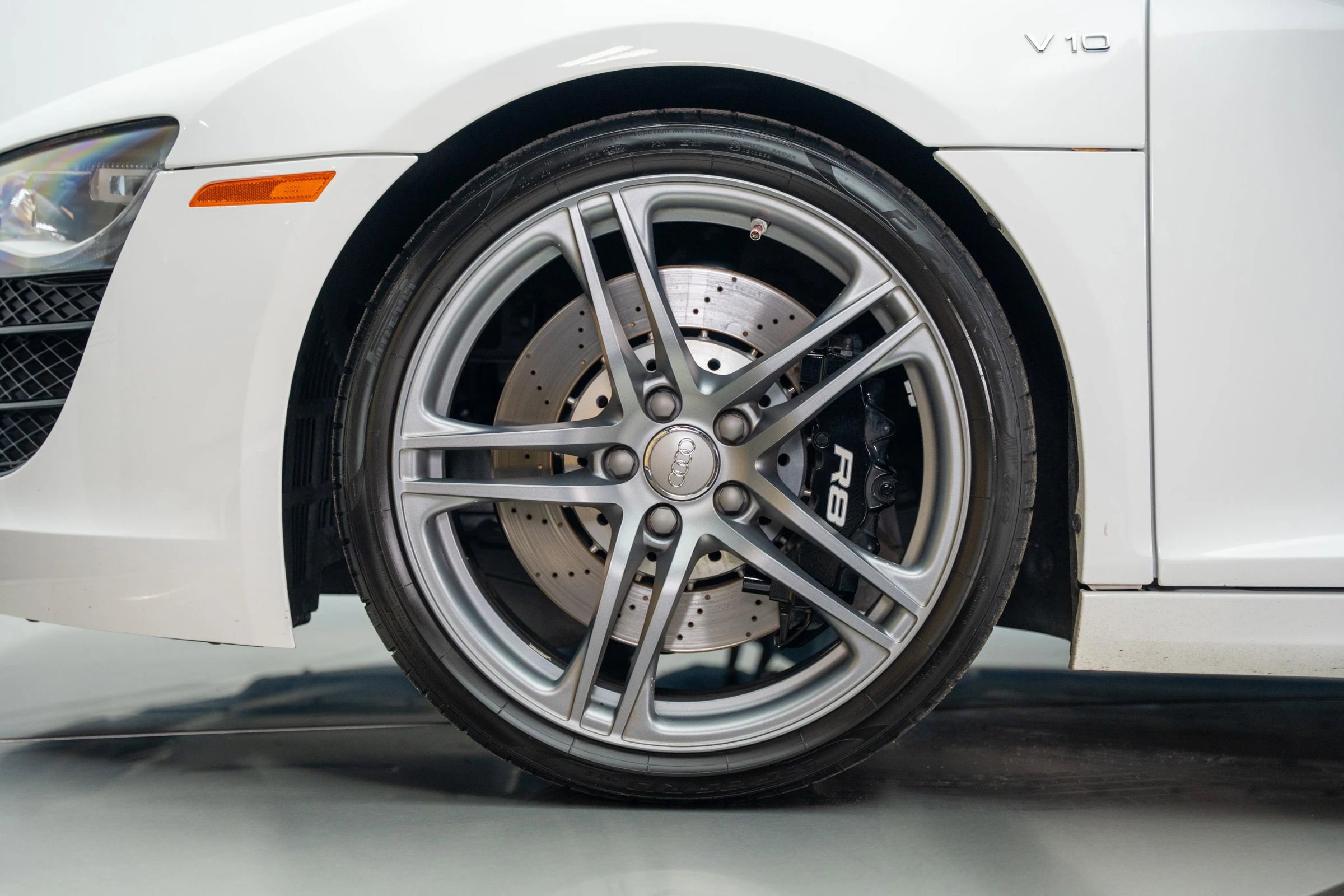 Used 2011 Audi R8 V10 image 23