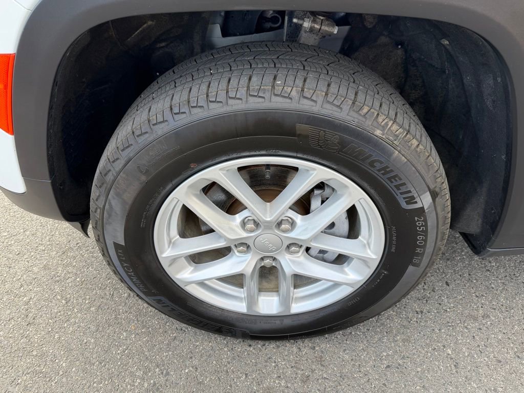 Certified 2024 Jeep Grand Cherokee Laredo X w/ Trailer Tow Package image 12