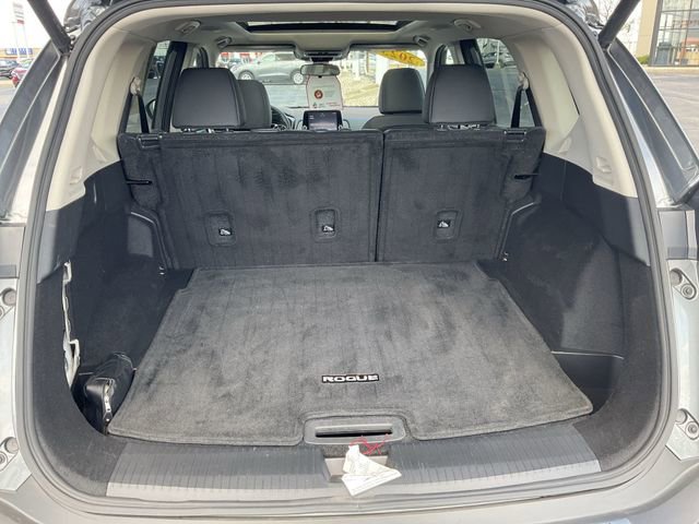 Used 2023 Nissan Rogue SV w/ SV Premium B Package image 31
