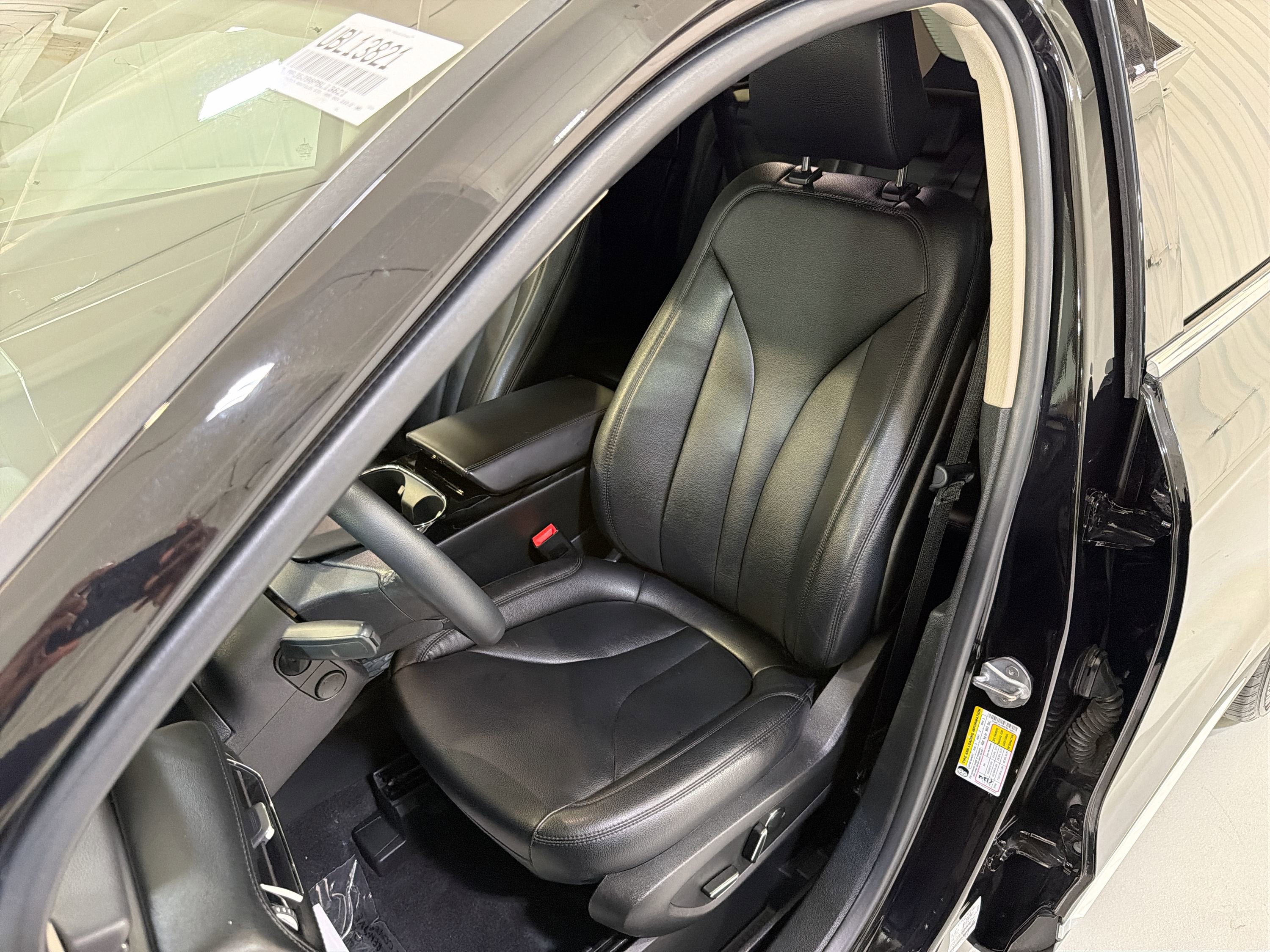 Used 2023 Lincoln Nautilus FWD w/ Premium Package image 10