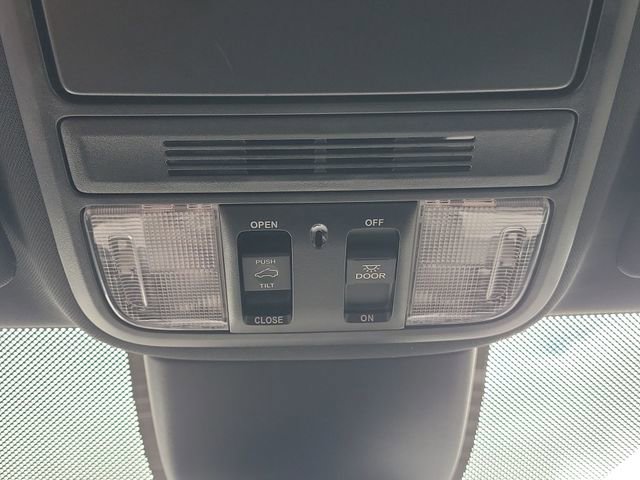 Used 2023 Honda Odyssey Sport image 25