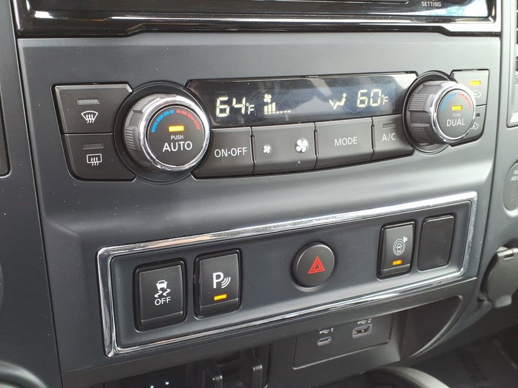 Used 2023 Nissan Titan SV w/ SV Convenience Package AWD/4WD image 24