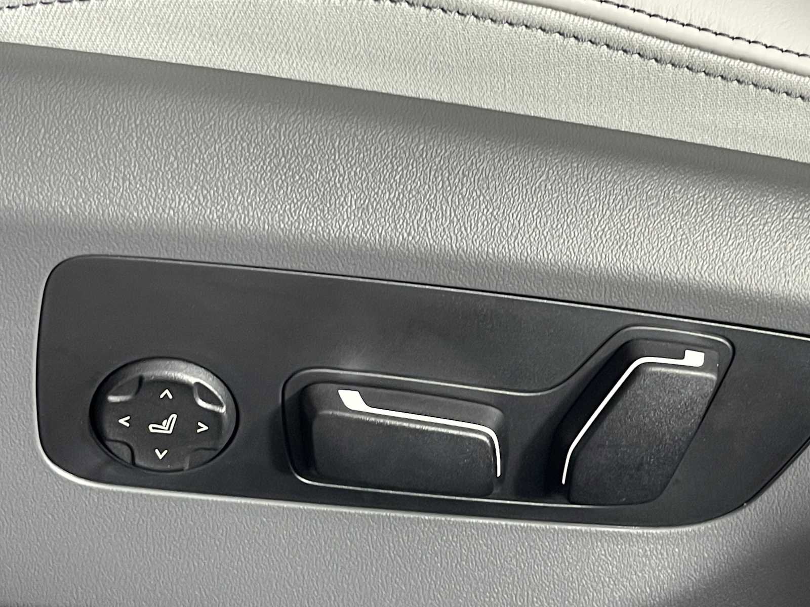 New 2026 BMW i5 eDrive40 image 16