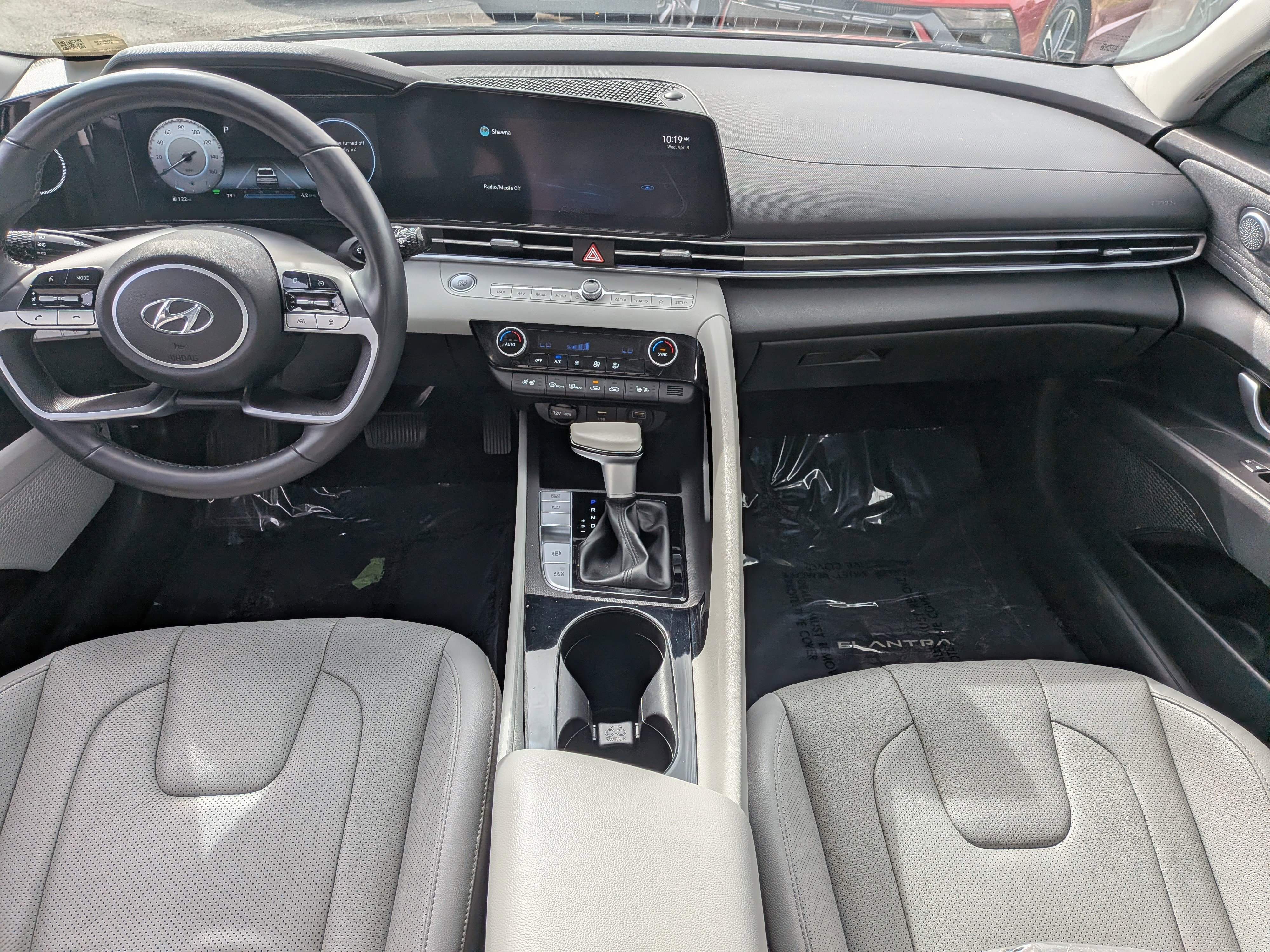 Used 2022 Hyundai Elantra Limited w/ Preferred Accessory Package image 15