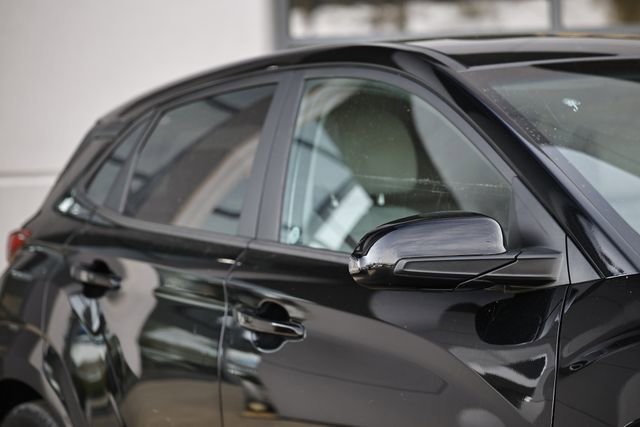 Used 2023 Hyundai Kona Limited image 3