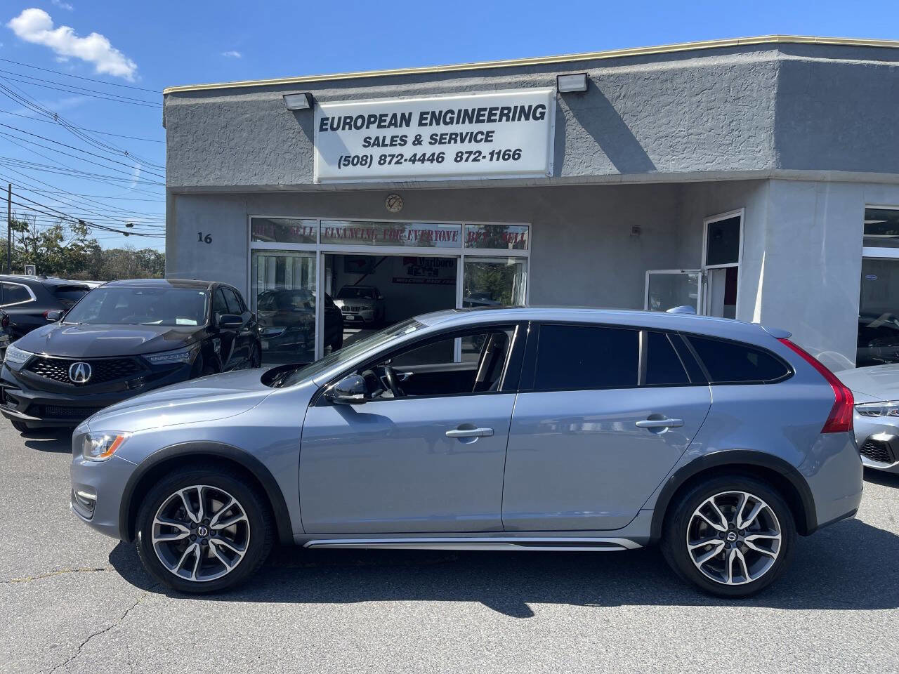 Used 2018 Volvo V60 T5 Cross Country image 4