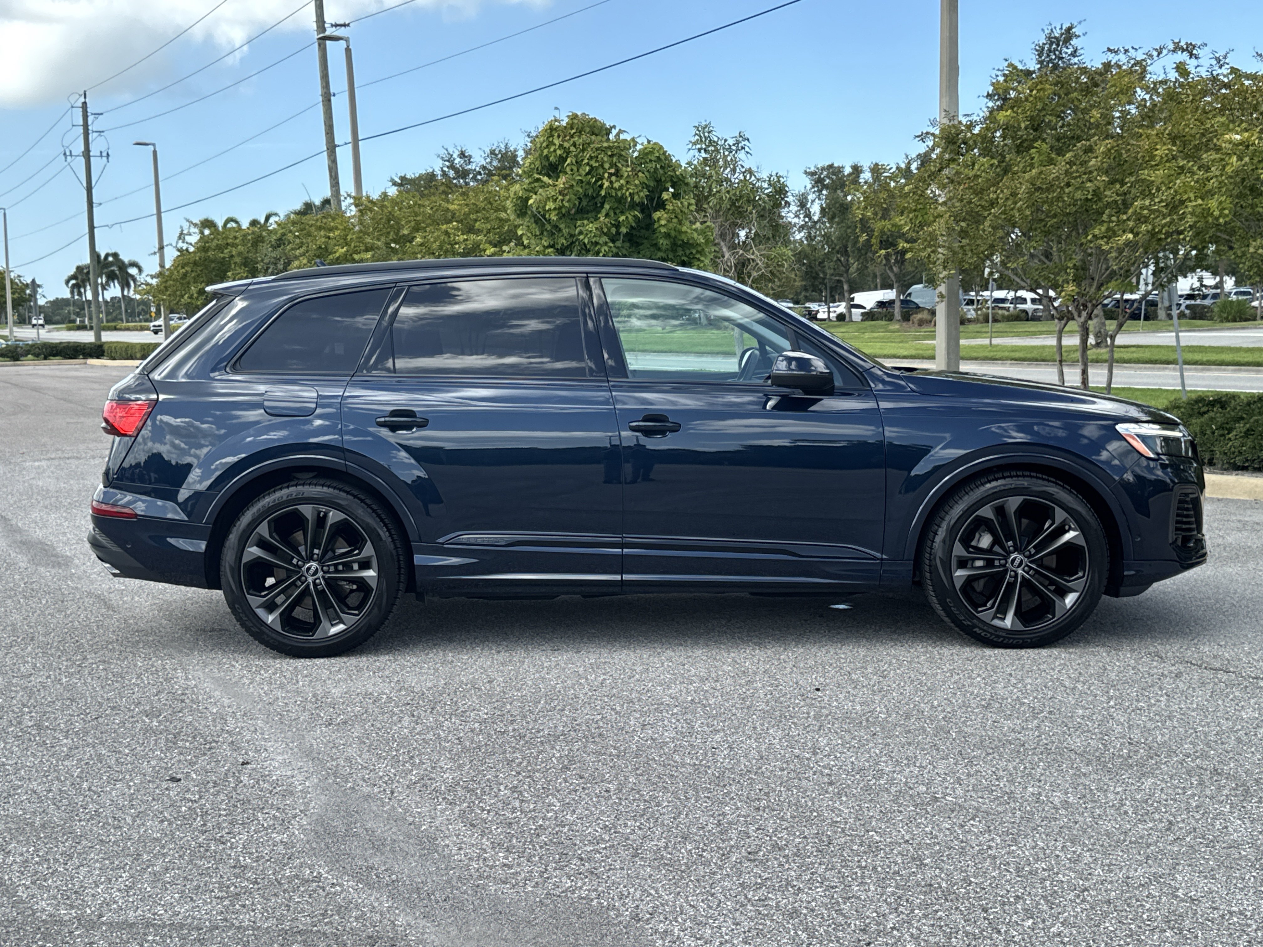 Certified 2026 Audi Q7 3.0T Premium Plus w/ Premium Plus Package AWD/4WD image 3