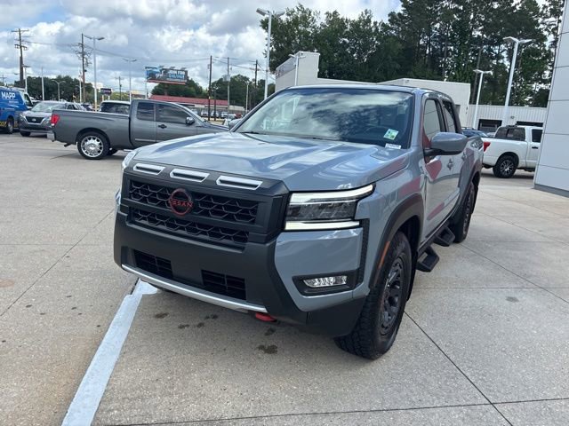 Used 2025 Nissan Frontier Pro-X RWD image 3