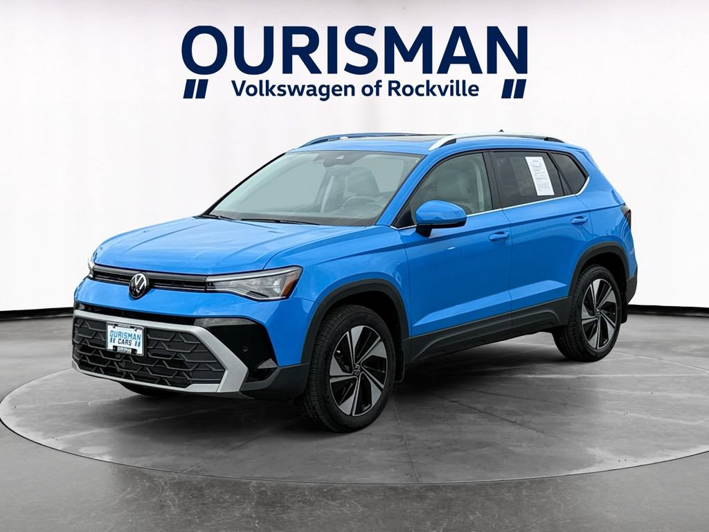 Used 2025 Volkswagen Taos SE w/ Panoramic Sunroof Package AWD/4WD image 2