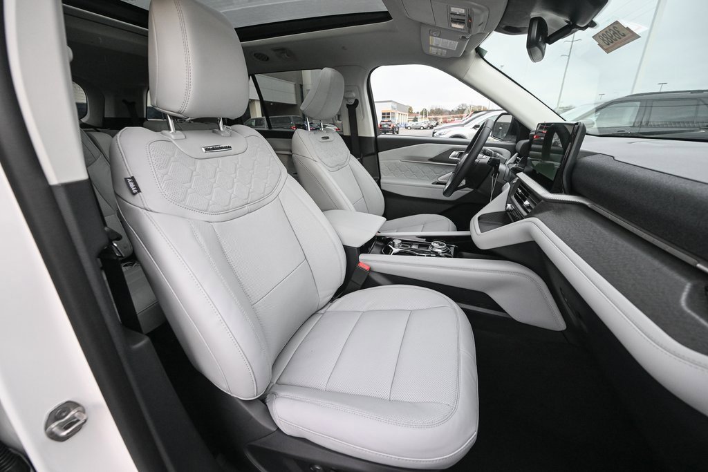 New 2026 Ford Explorer Platinum w/ LUX Leather Package image 24