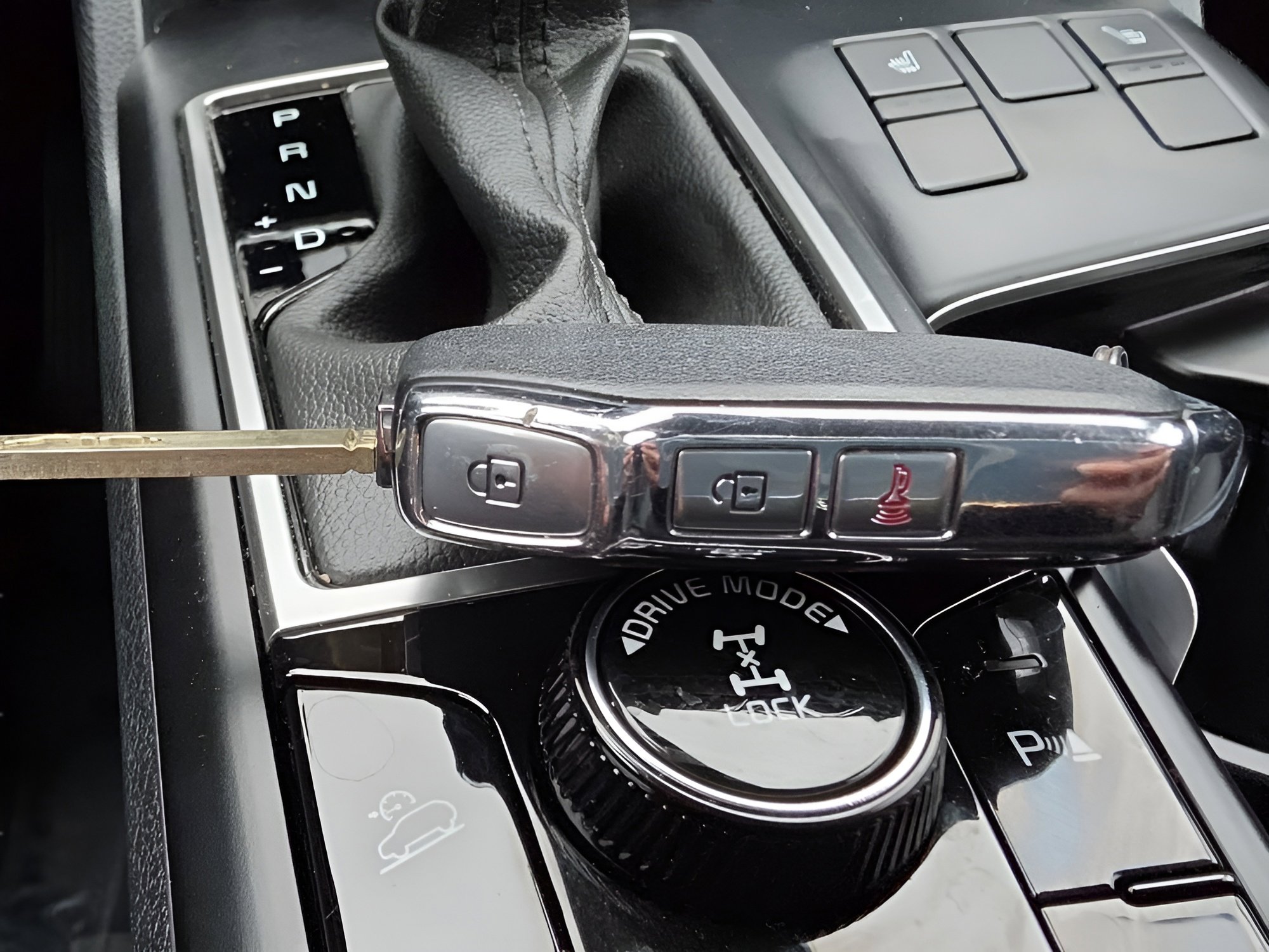 Used 2025 Kia Sportage LX image 26