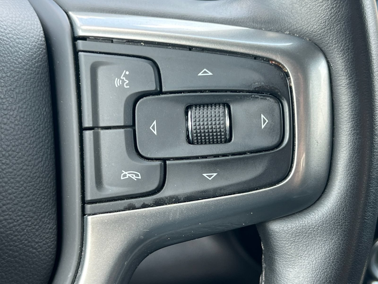 Certified 2023 Chevrolet Silverado 1500 LT AWD/4WD image 25
