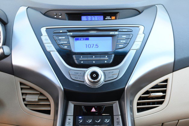 Used 2013 Hyundai Elantra GLS image 19