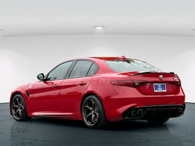 Used 2022 Alfa Romeo Giulia Quadrifoglio RWD image 4