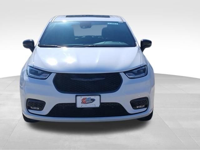 New 2026 Chrysler Pacifica Select FWD image 8