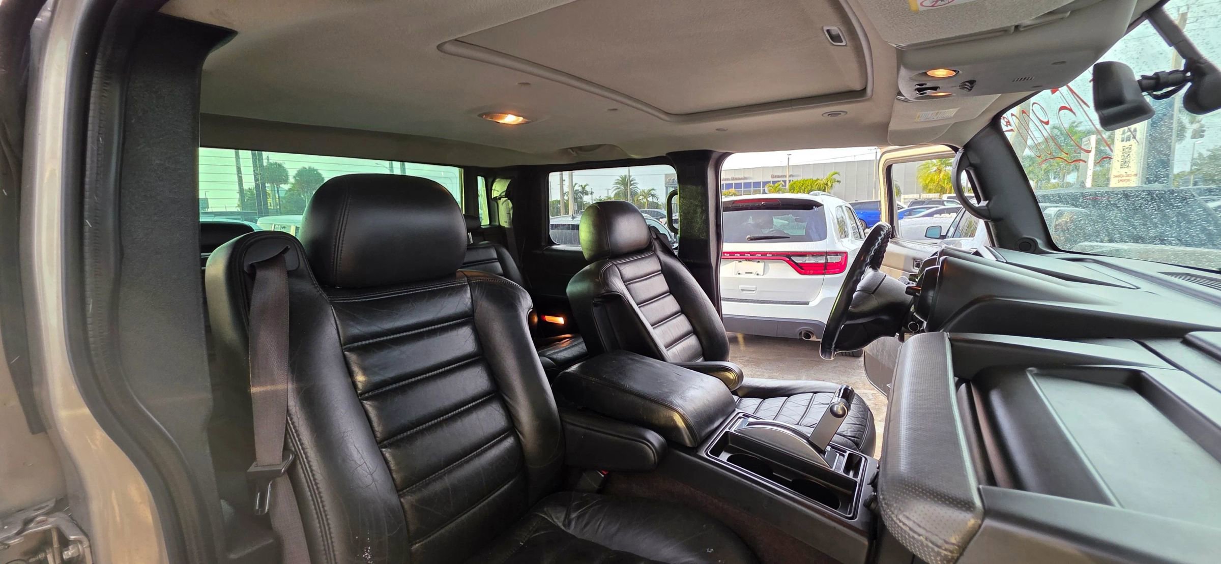 Used 2005 HUMMER H2 SUT w/ Preferred Equipment Group image 12