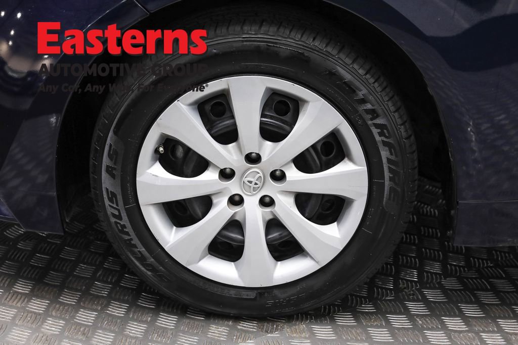 Used 2022 Toyota Corolla LE image 32