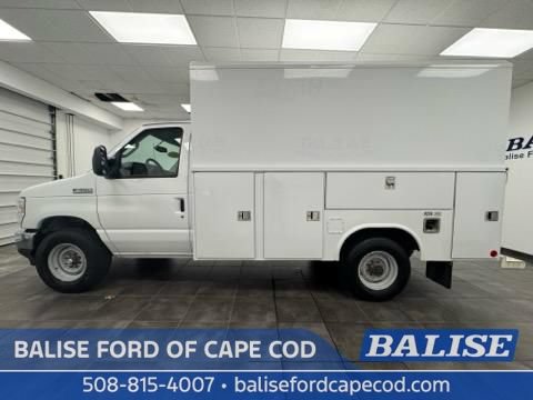 Used 2024 Ford E-350 and Econoline 350 Super Duty w/ Power Windows & Locks Group RWD image 4