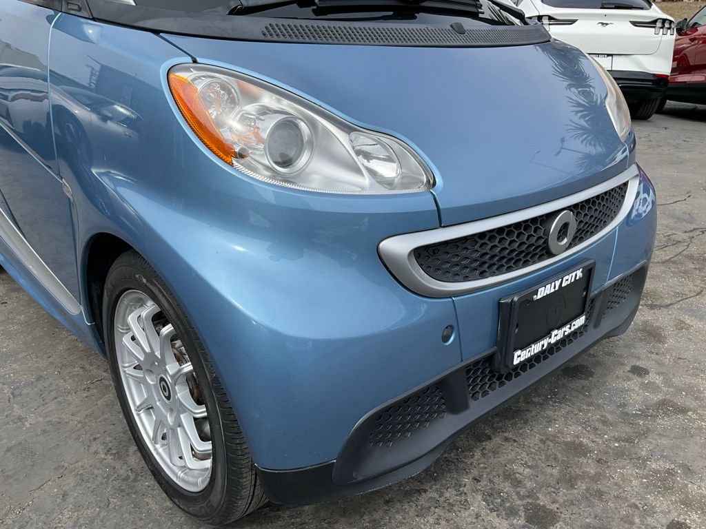 Used 2013 smart fortwo passion RWD image 43