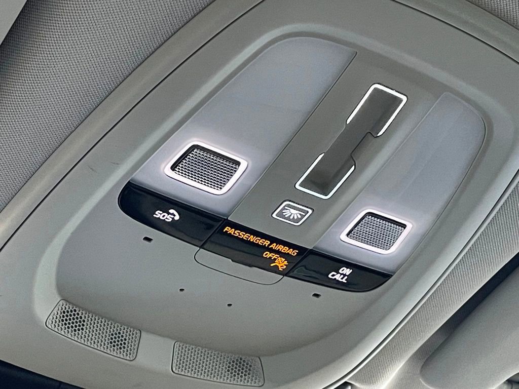 Used 2022 Volvo XC60 T8 Inscription image 41