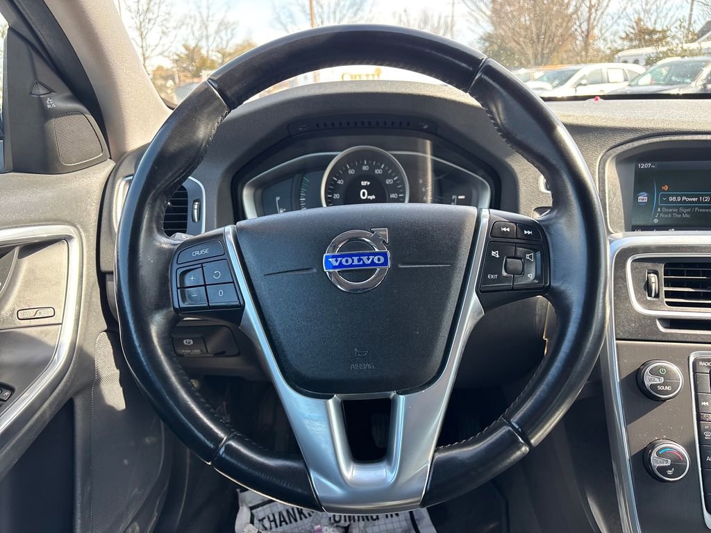 Used 2015 Volvo V60 T5 image 20