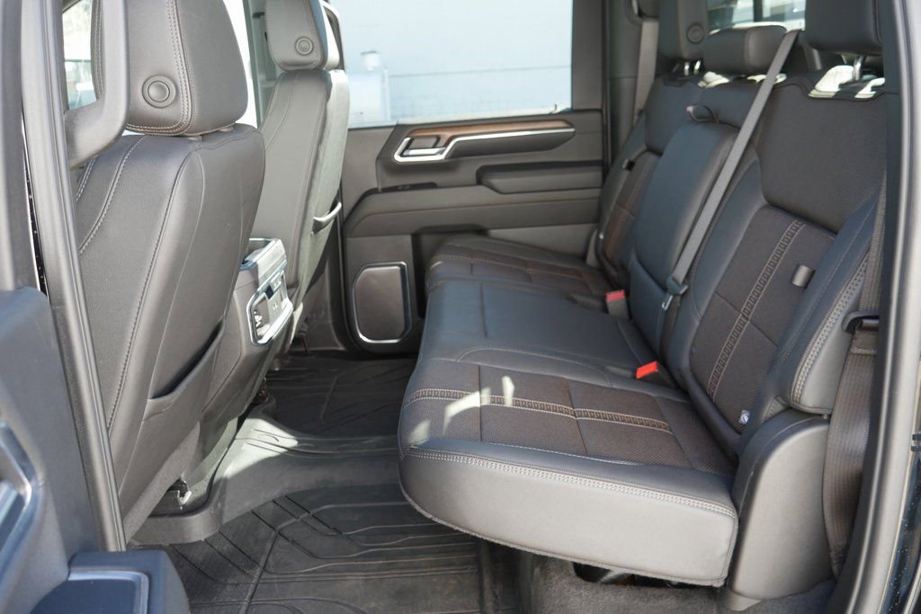 Used 2024 Chevrolet Silverado 3500 High Country w/ High Country Premium Package image 28