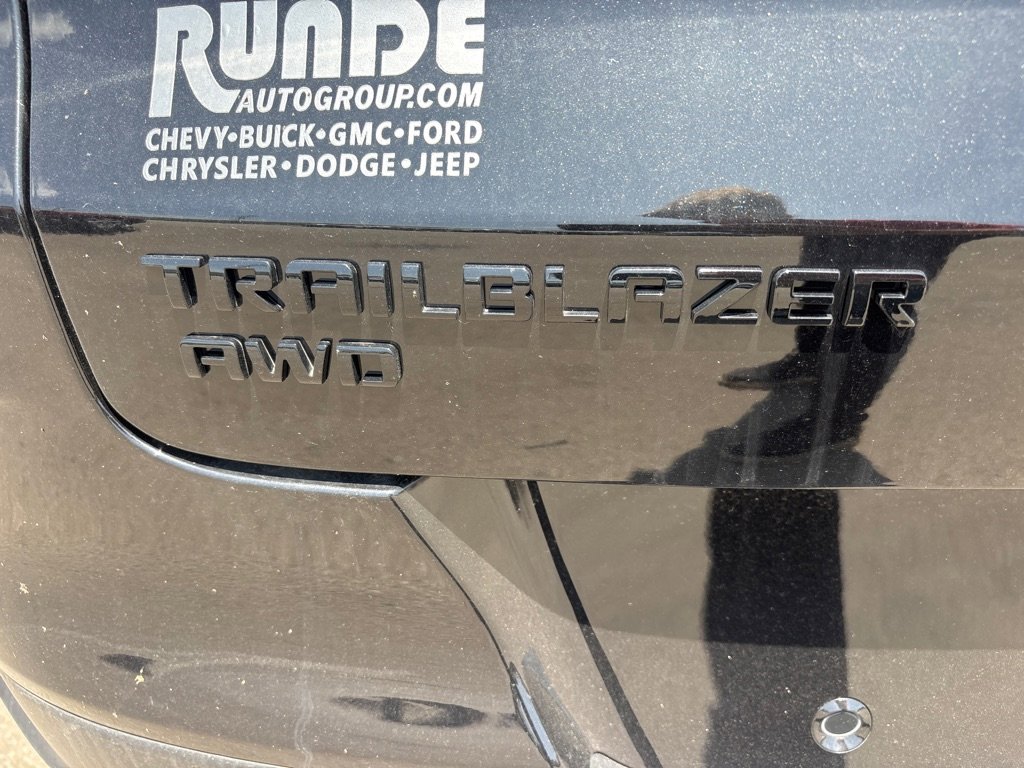 Used 2025 Chevrolet TrailBlazer RS w/ Convenience Package image 9