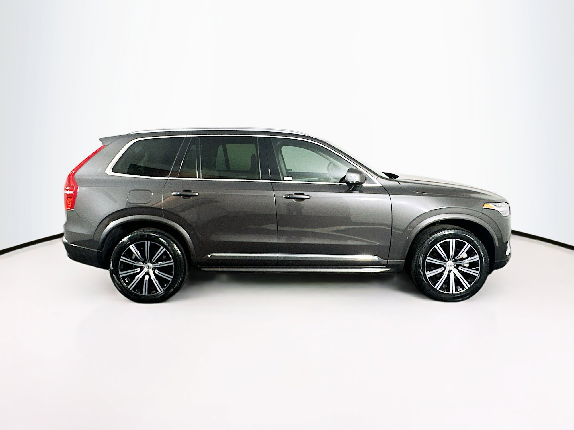 Used 2024 Volvo XC90 B5 Core w/ Protection Package Premier image 10