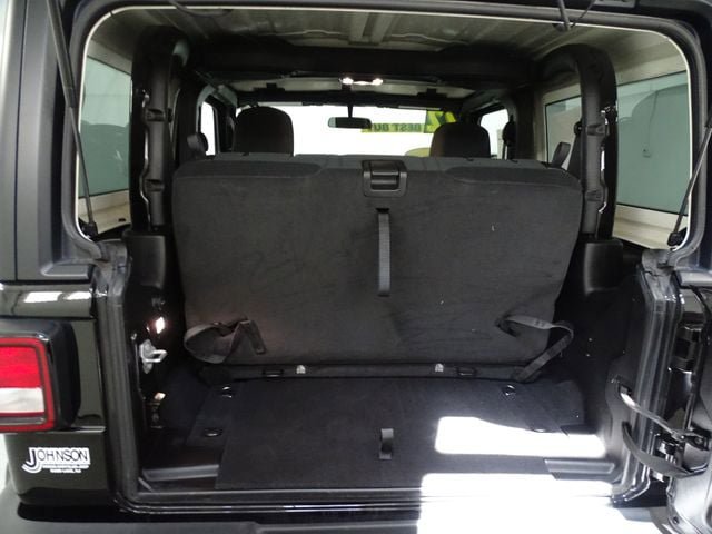 Used 2022 Jeep Wrangler Sport AWD/4WD image 18