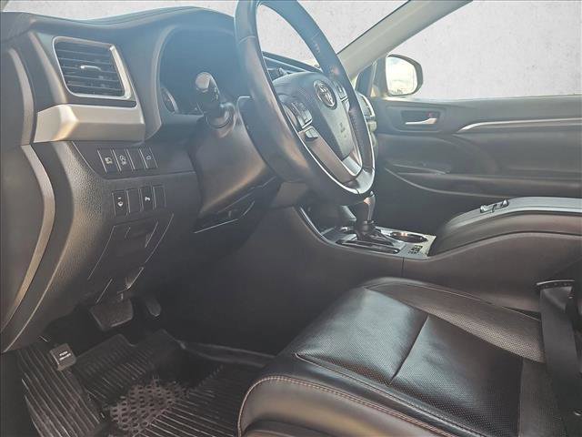 Used 2018 Toyota Highlander Limited w/ Protection Package #3 image 10