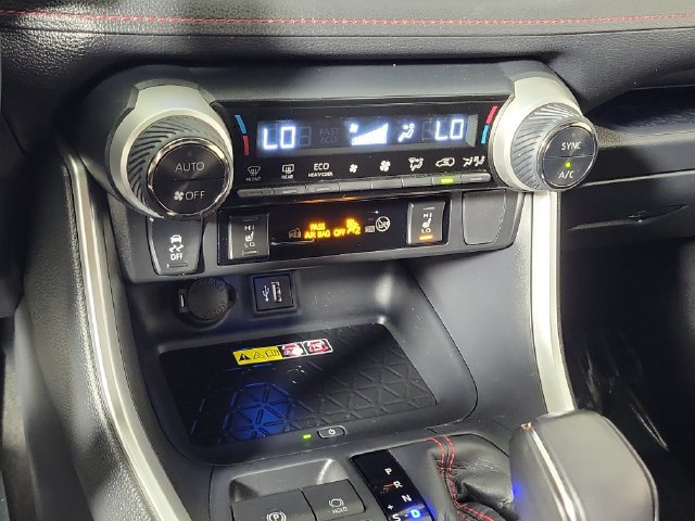 Used 2024 Toyota RAV4 XSE AWD/4WD image 31