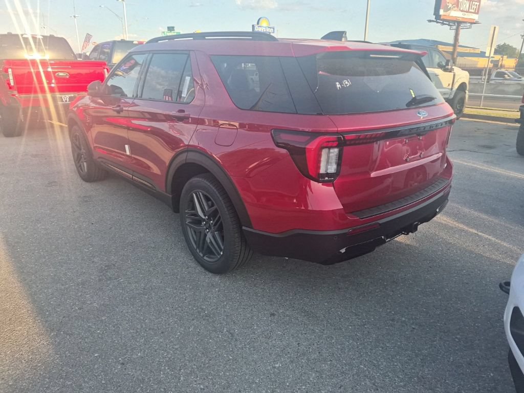 New 2026 Ford Explorer ST-Line w/ ST-Line Street Pack AWD/4WD image 7