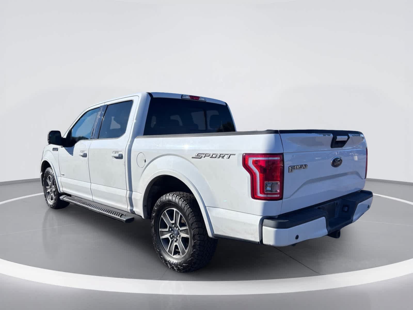 Used 2017 Ford F150 XLT w/ Equipment Group 302A Luxury RWD image 6