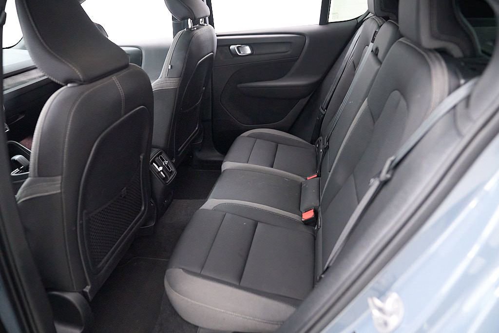 Used 2023 Volvo C40 Recharge Core AWD/4WD image 19