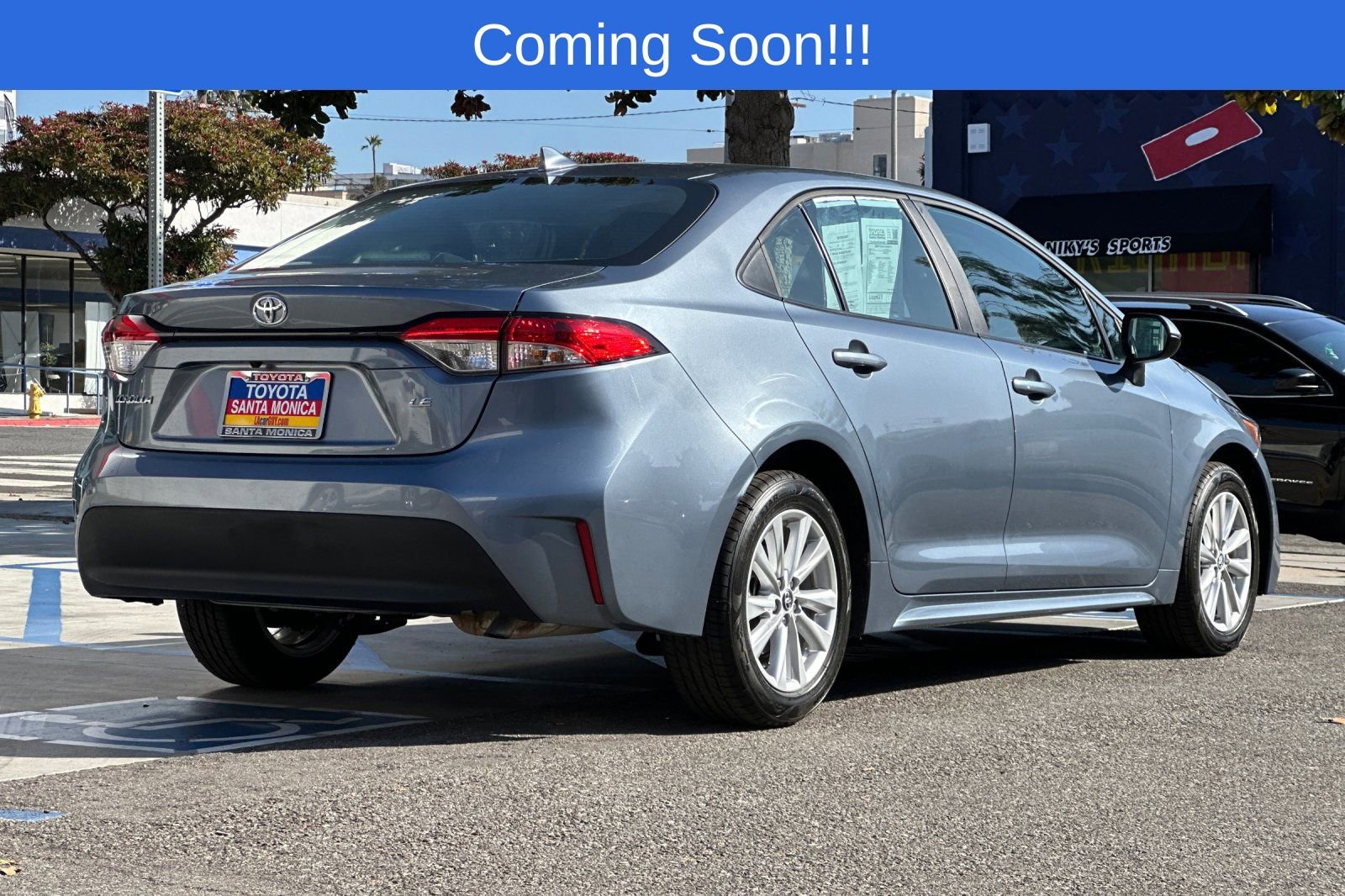 Used 2026 Toyota Corolla LE w/ LE Premium Package FWD image 4