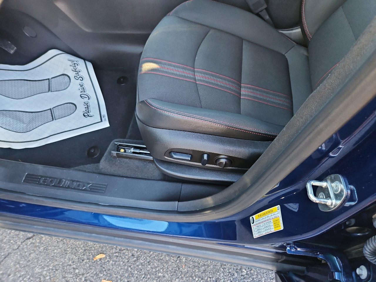 Used 2023 Chevrolet Equinox RS image 12