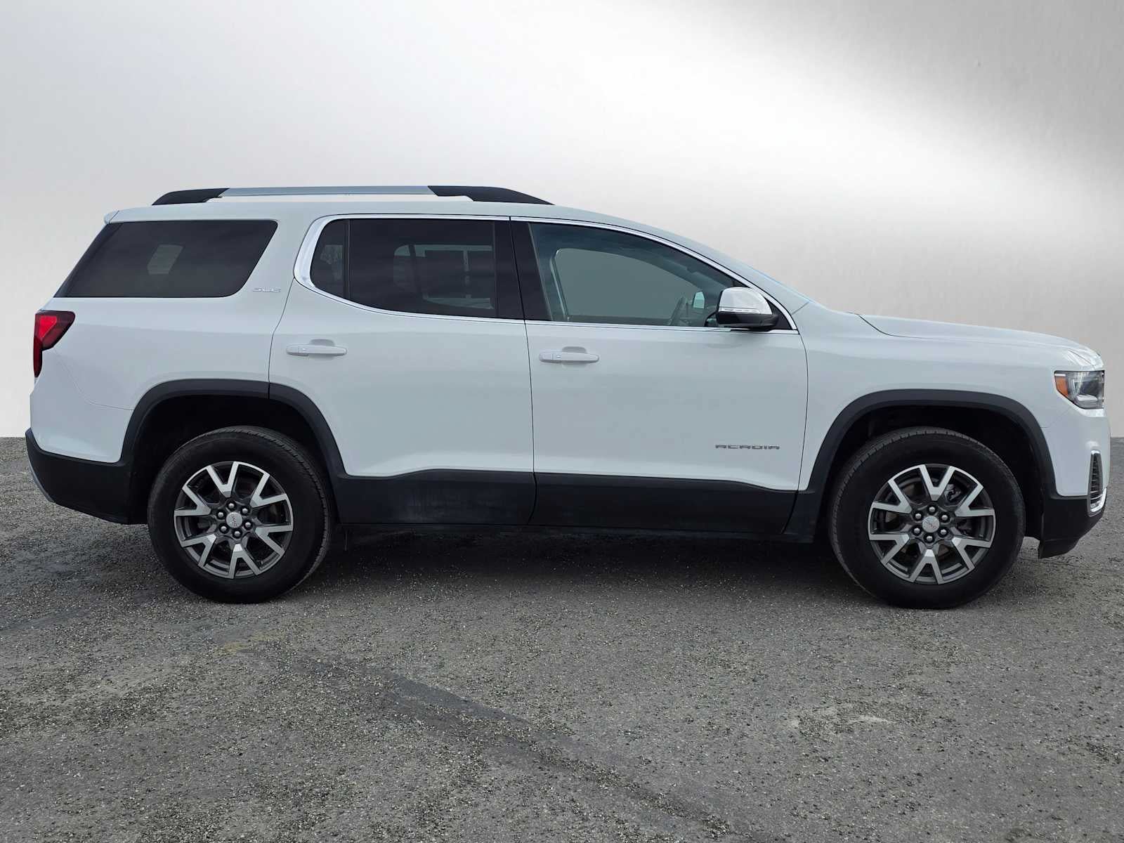 Used 2022 GMC Acadia SLE w/ Driver Convenience Package AWD/4WD image 2