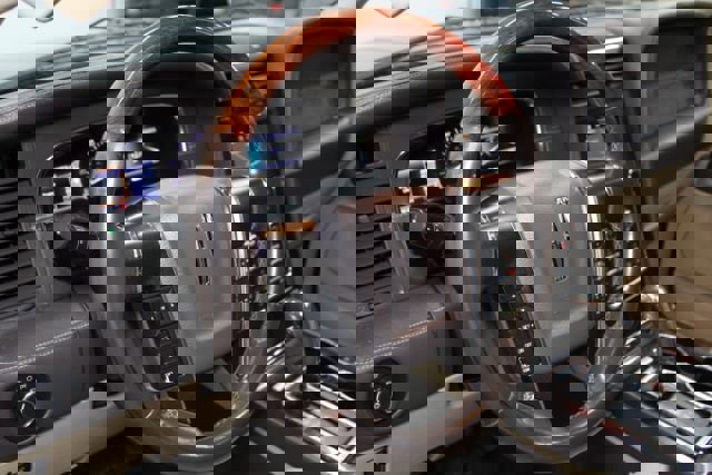 Used 2017 Lincoln Navigator L Reserve image 13