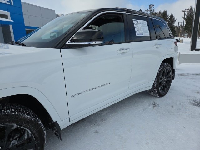 Used 2023 Jeep Grand Cherokee Overland w/ Luxury Tech Group IV image 89