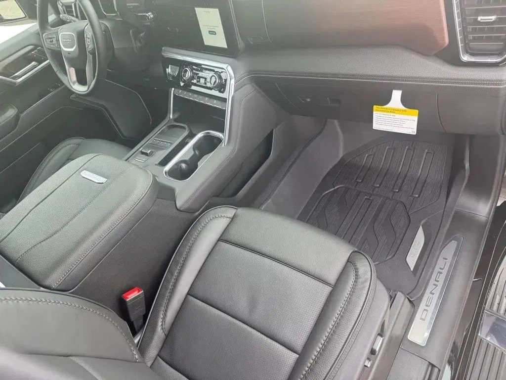 New 2026 GMC Sierra 2500 Denali w/ Technology Package AWD/4WD image 14