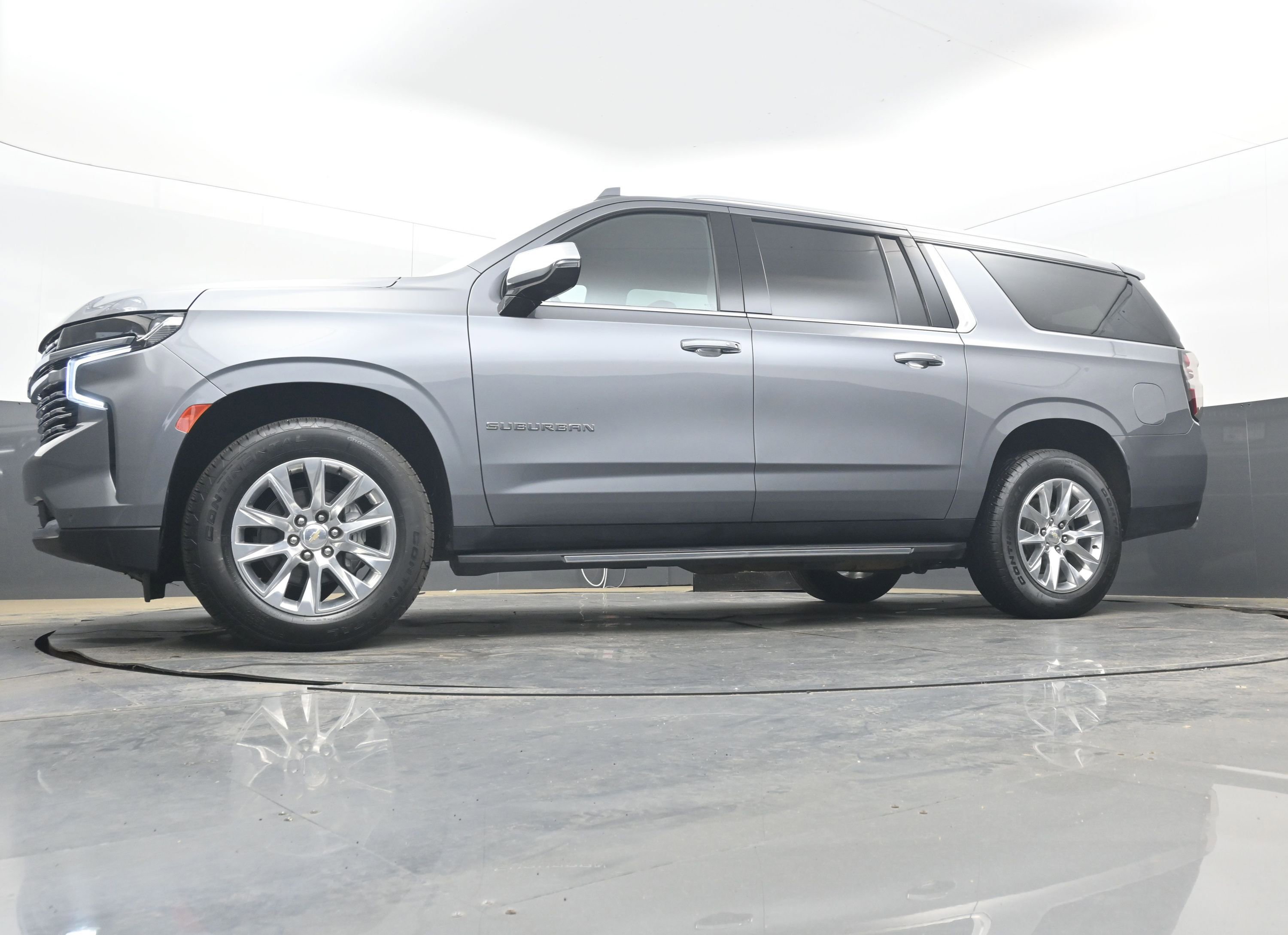 Used 2021 Chevrolet Suburban Premier image 26