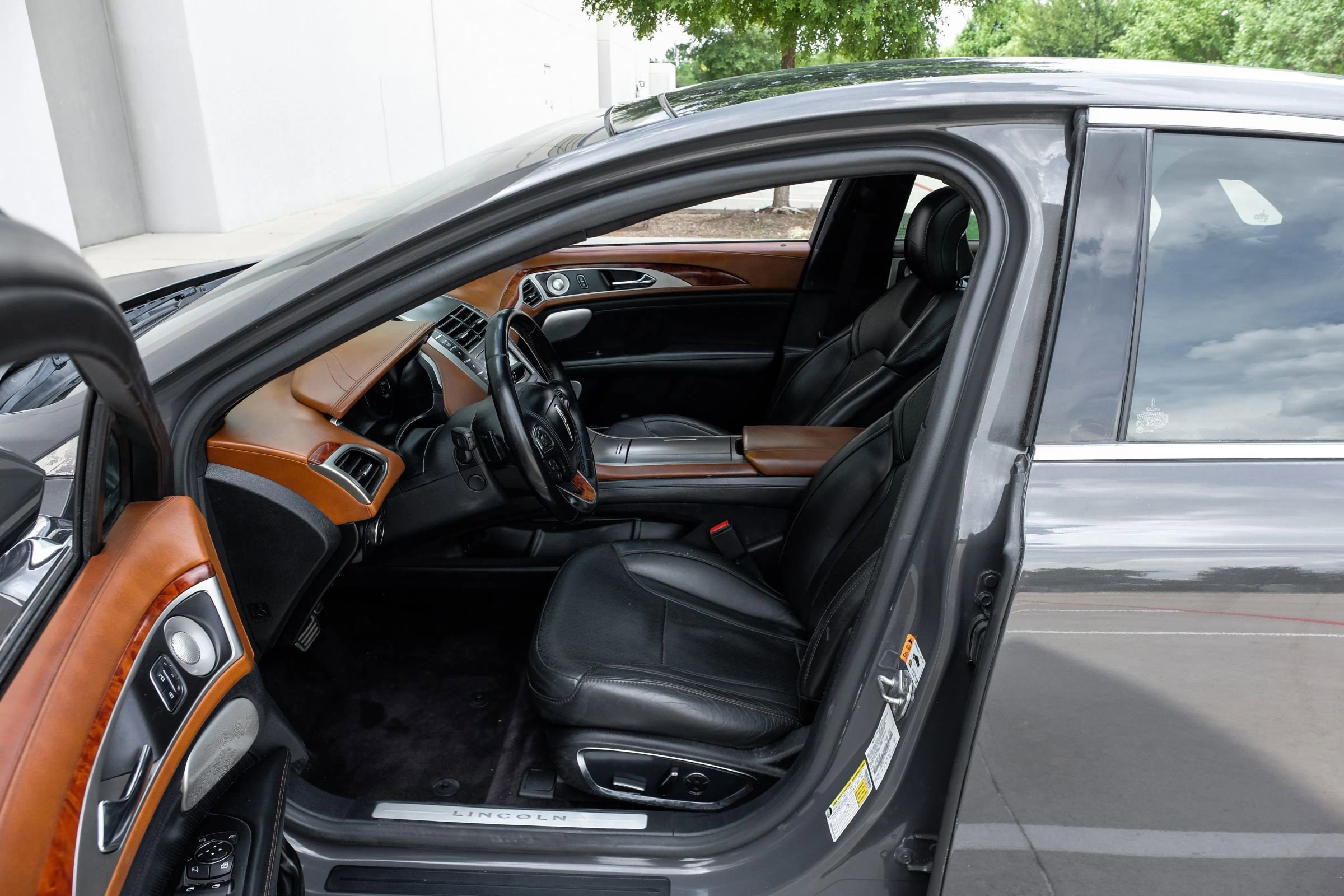 Used 2017 Lincoln MKZ Black Label w/ Technology Package AWD/4WD image 4