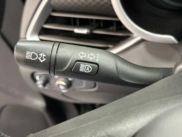 Used 2025 Chevrolet Malibu LT FWD image 18