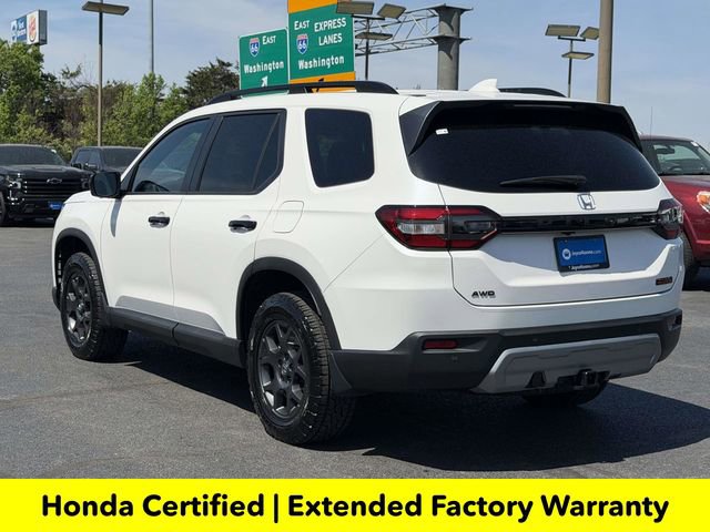 Certified 2025 Honda Pilot TrailSport image 3