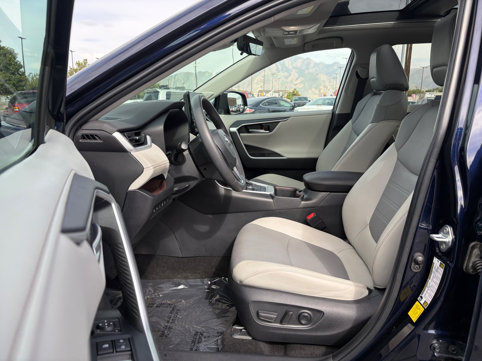 Used 2023 Toyota RAV4 Limited AWD/4WD image 11