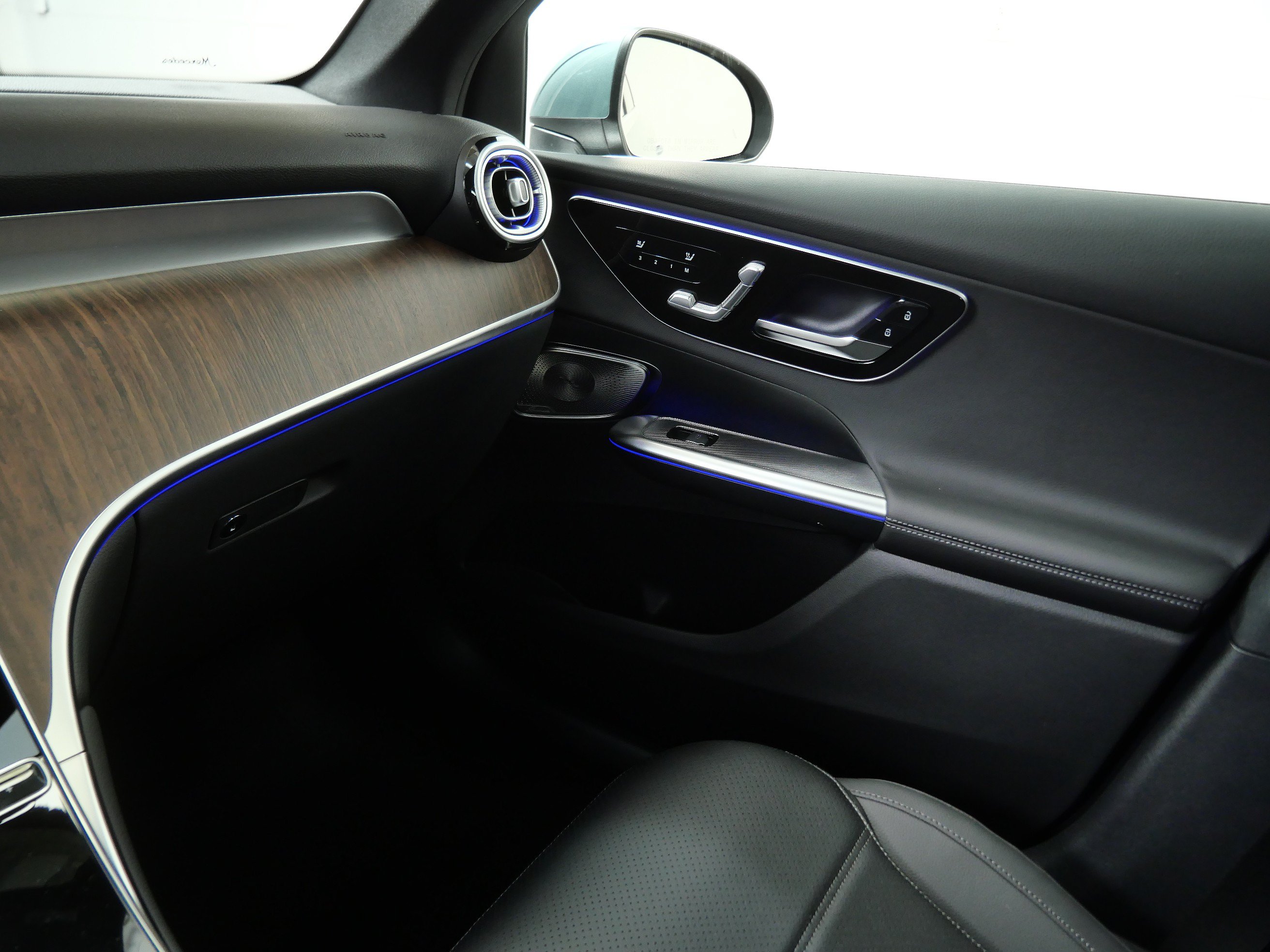 New 2026 Mercedes-Benz GLC 300 4MATIC image 11
