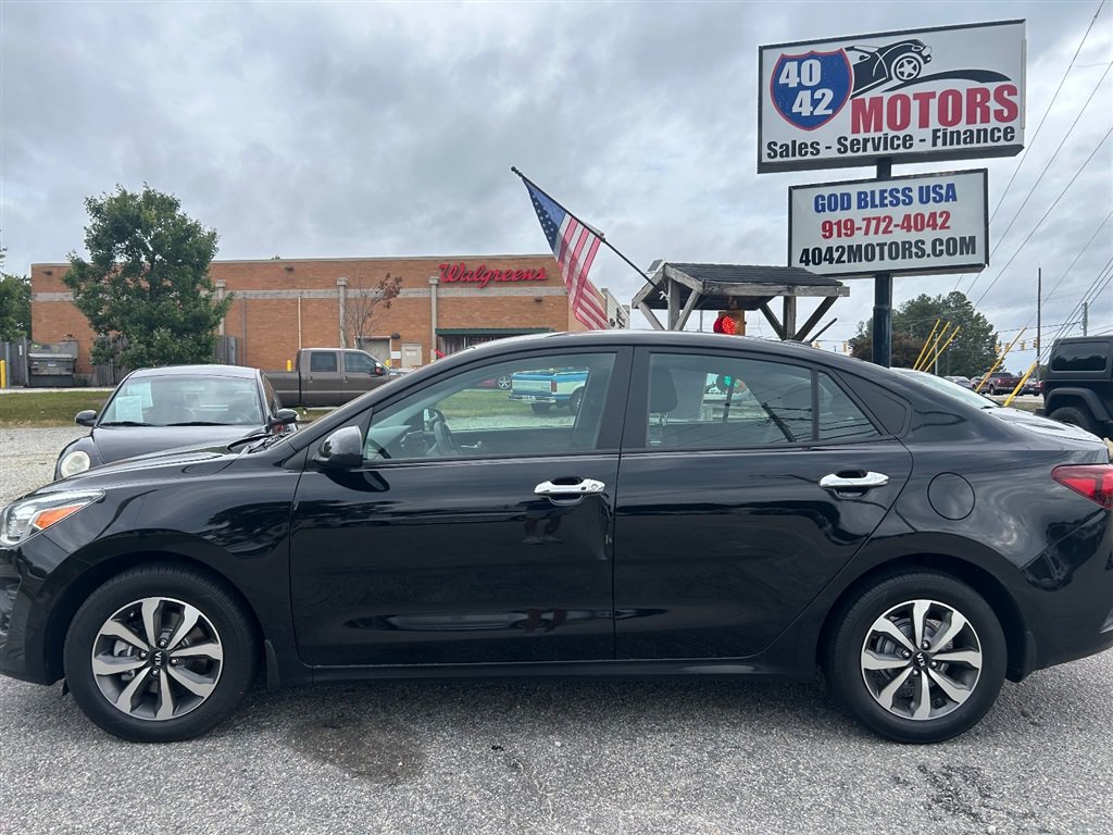 Used 2021 Kia Rio S w/ Technology Package FWD image 2